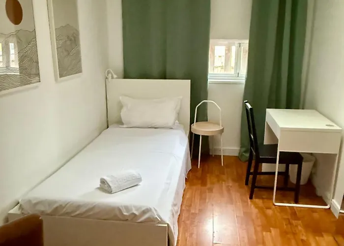 Bragas Center Guest house *