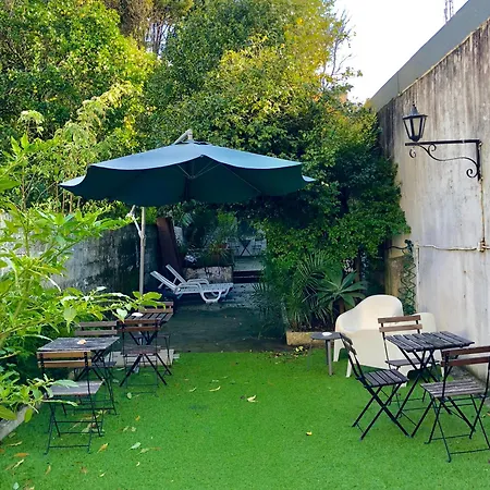 Bragas Center בית הארחה