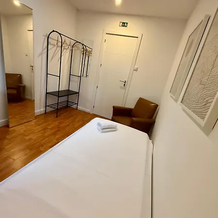 Bragas Center בית הארחה