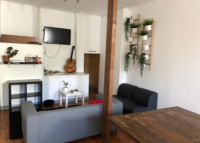 Konukevi Bragas Center *